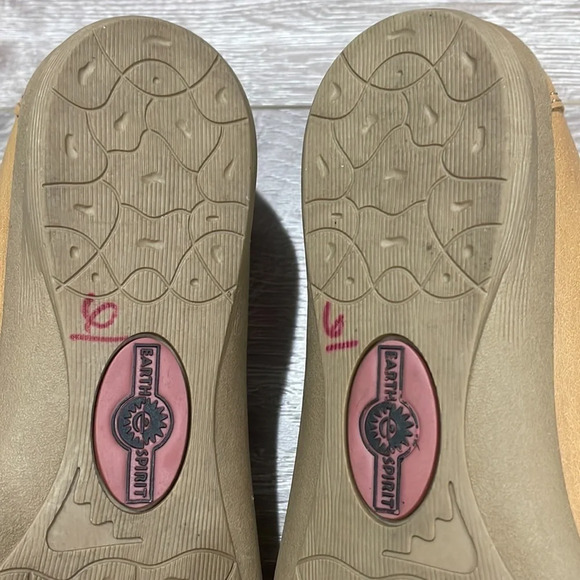 Earth Spirit Gelron 2000 Perforated Ballet Flats Tan 8 - Picture 10 of 14